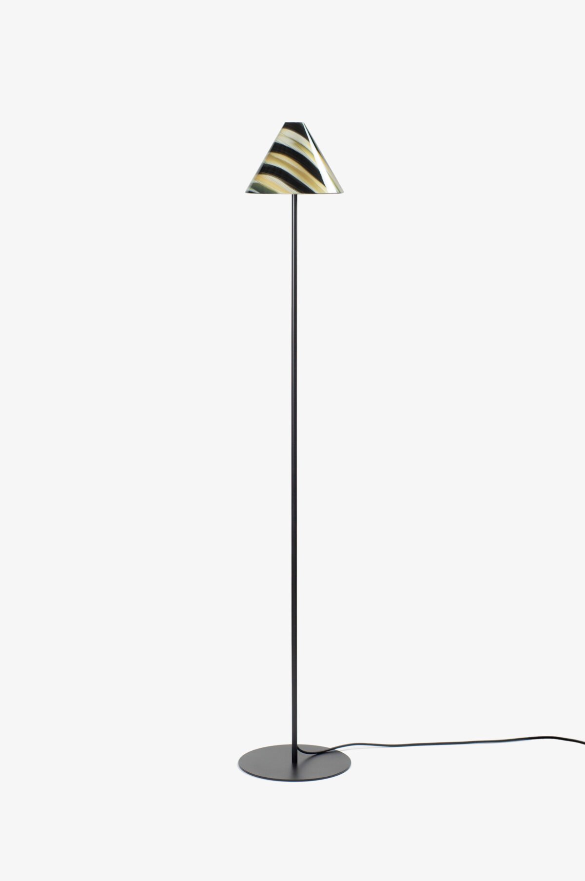 Pisco Floor Horn