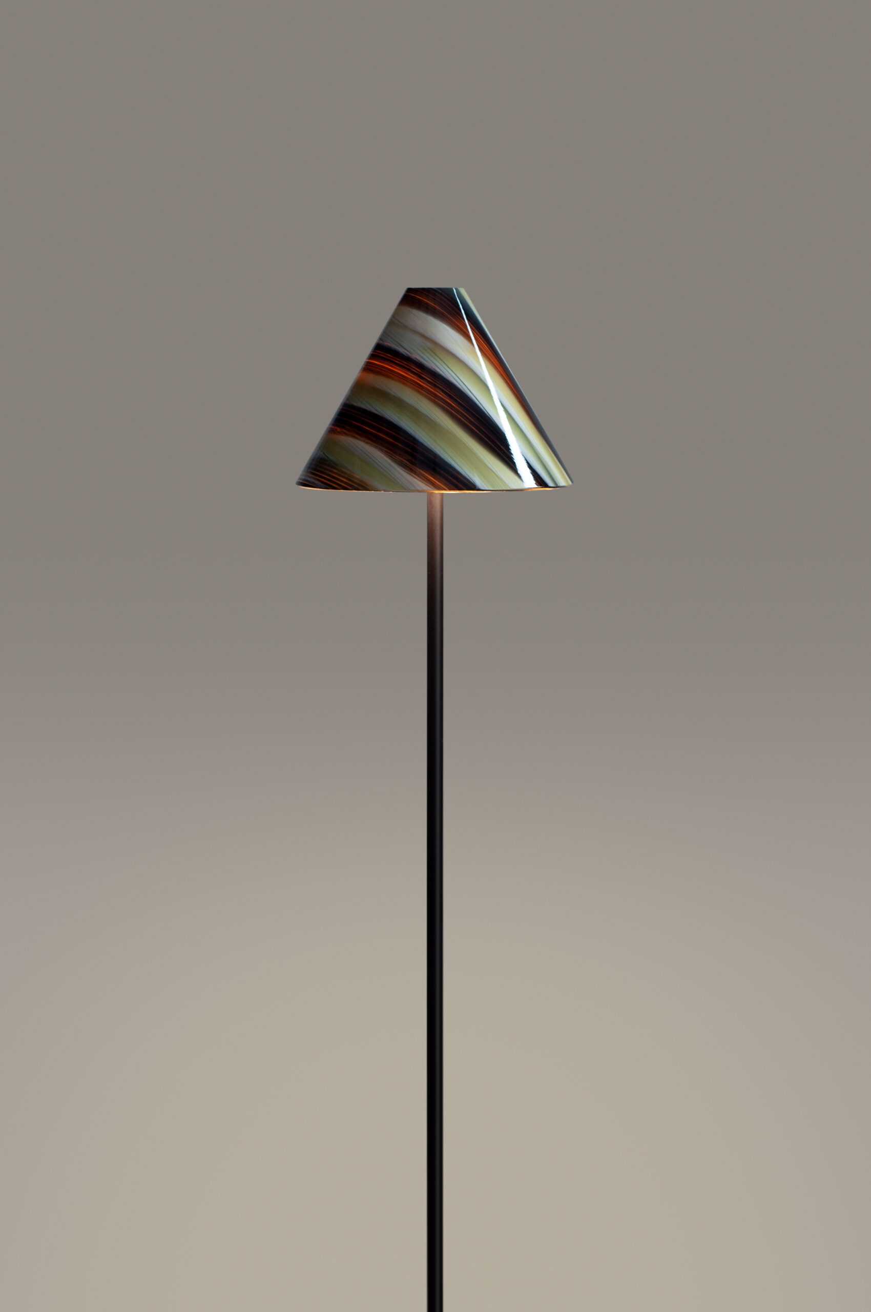 Pisco Floor Horn